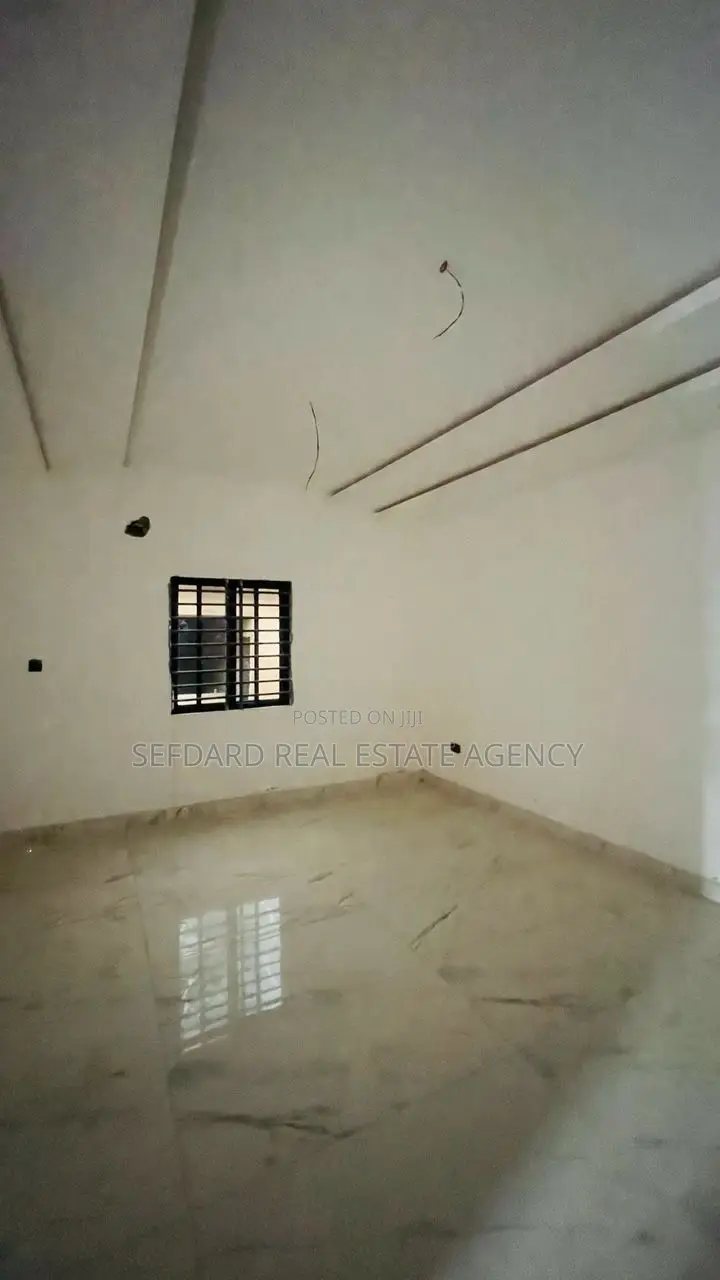 5bdrm House in Sefdard Properties, Ashomang Estate for sale