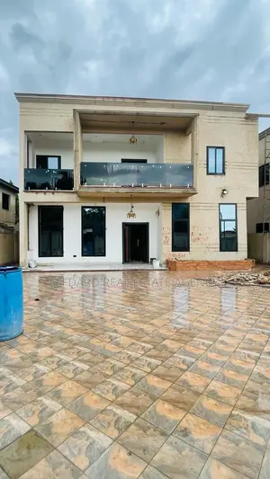 5bdrm House in Sefdard Properties, Ashomang Estate for sale