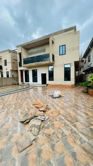 5bdrm House in Sefdard Properties, Ashomang Estate for sale