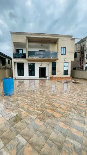 5bdrm House in Sefdard Properties, Ashomang Estate for sale