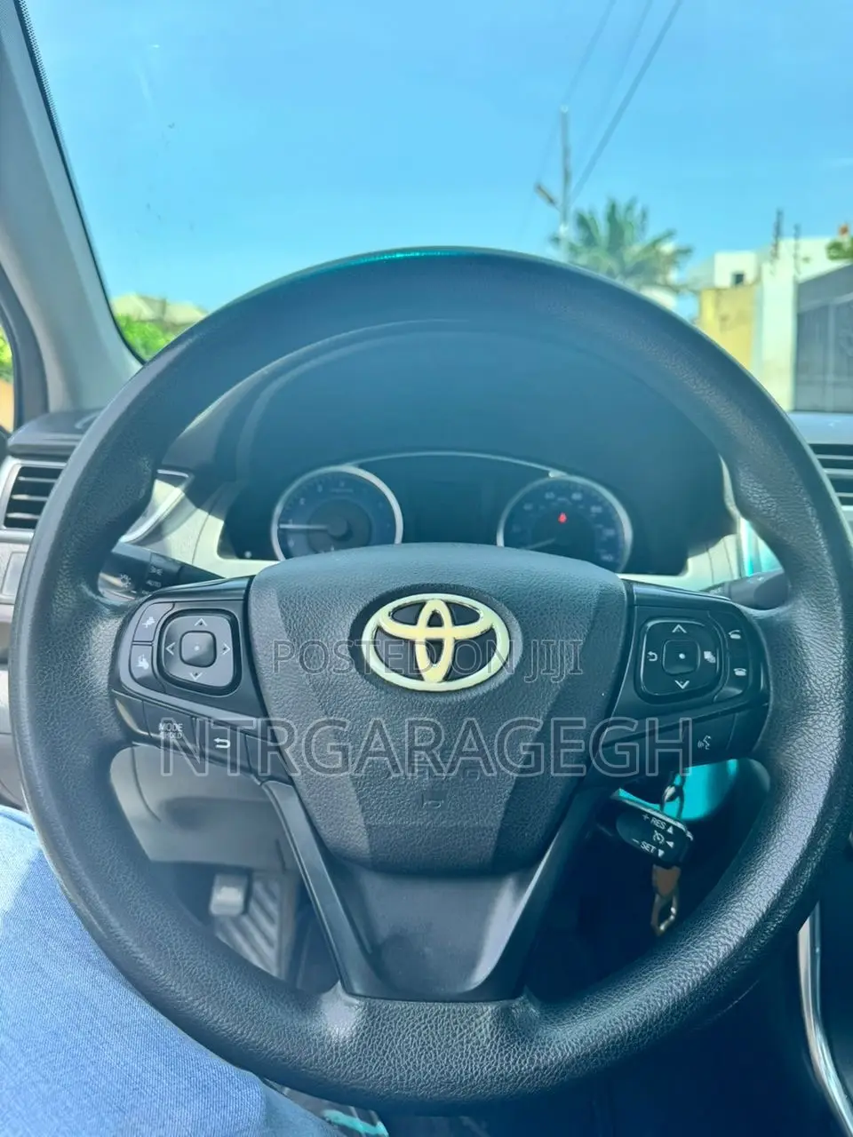 Toyota Camry LE 4dr Sedan (2.5L 4cyl 6A) 2015 Gray