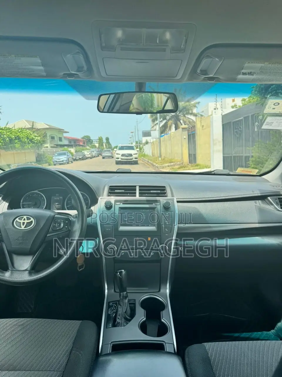 Toyota Camry LE 4dr Sedan (2.5L 4cyl 6A) 2015 Gray