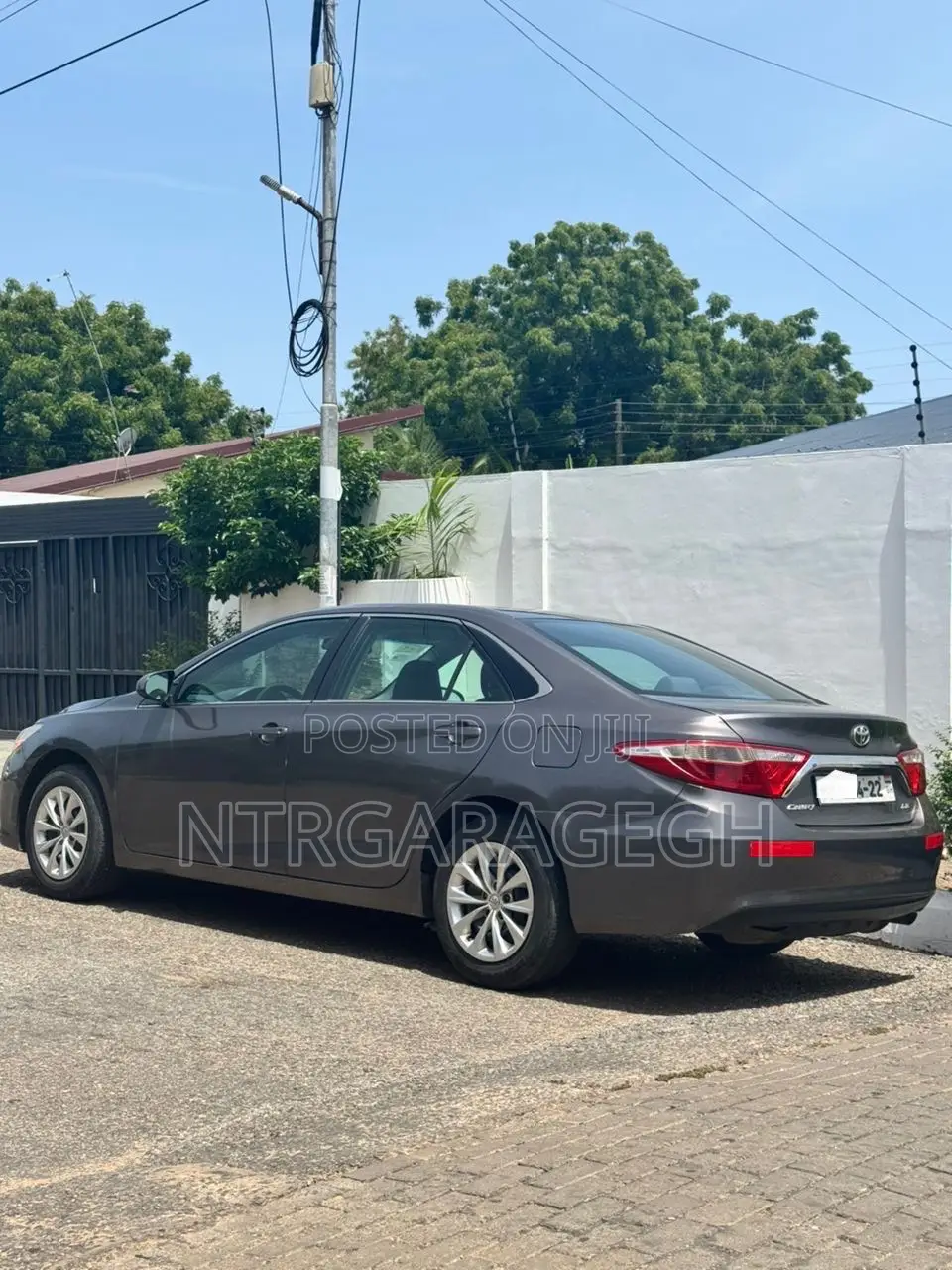 Toyota Camry LE 4dr Sedan (2.5L 4cyl 6A) 2015 Gray