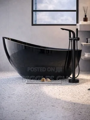 Freestanding Bathtub With Faucet - Black