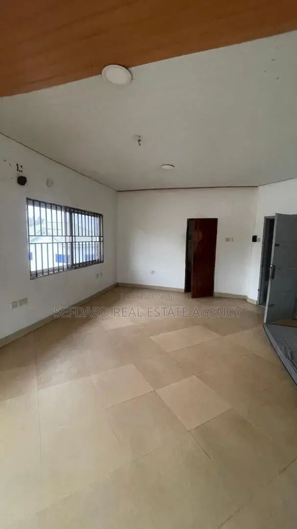 5bdrm House in Sefdard Properties, Kwabenya for sale