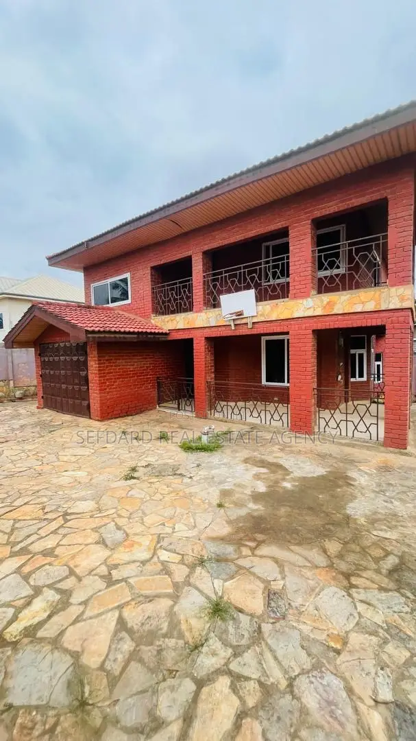 5bdrm House in Sefdard Properties, Kwabenya for sale