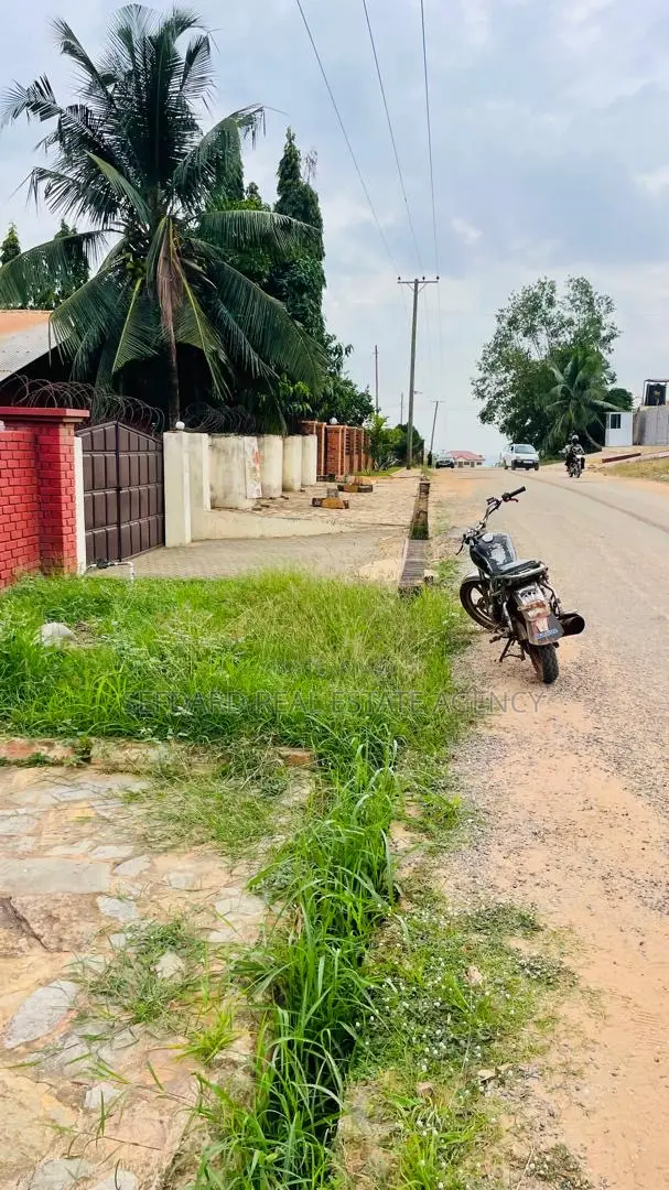 5bdrm House in Sefdard Properties, Kwabenya for sale