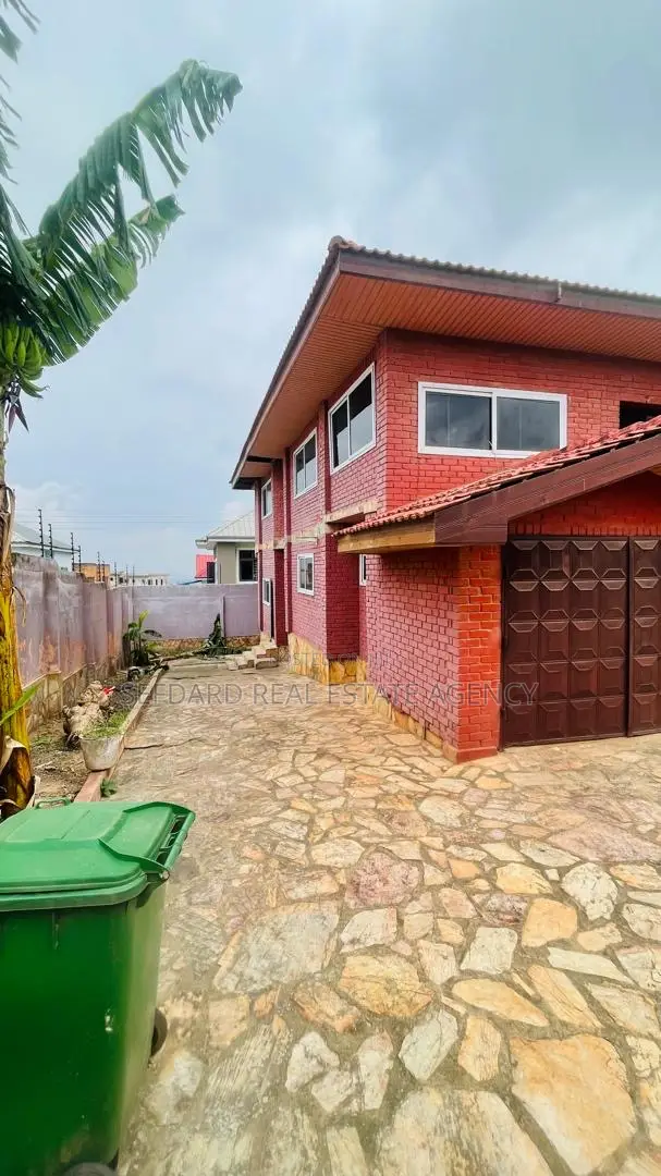 5bdrm House in Sefdard Properties, Kwabenya for sale