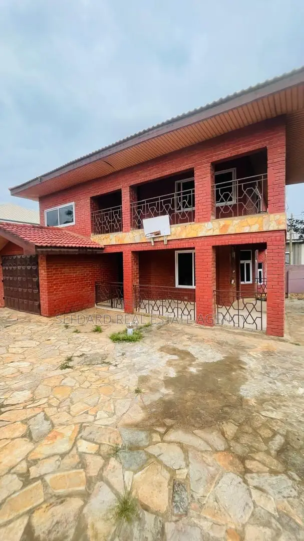 5bdrm House in Sefdard Properties, Kwabenya for sale