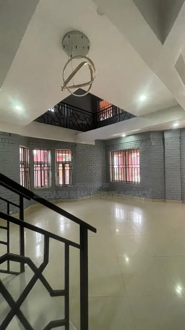 5bdrm House in Sefdard Properties, Kwabenya for sale