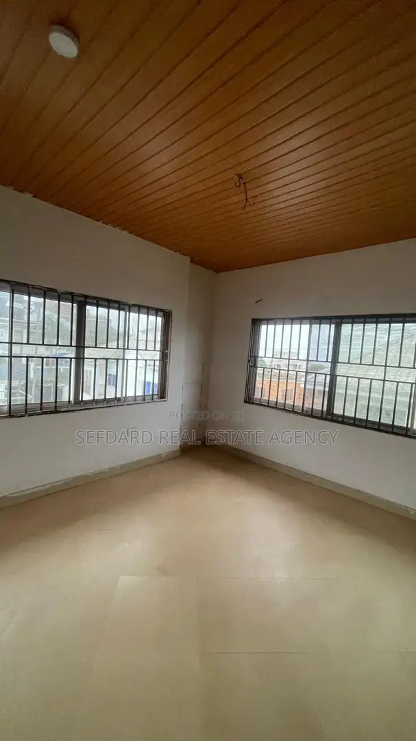 5bdrm House in Sefdard Properties, Kwabenya for sale