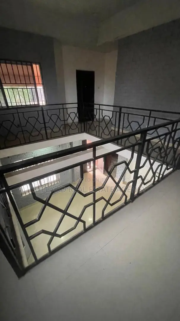 5bdrm House in Sefdard Properties, Kwabenya for sale