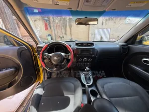 Kia Soul + 4dr Wagon (2.0L 4cyl 6A) 2014 Yellow