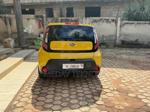 Kia Soul + 4dr Wagon (2.0L 4cyl 6A) 2014 Yellow