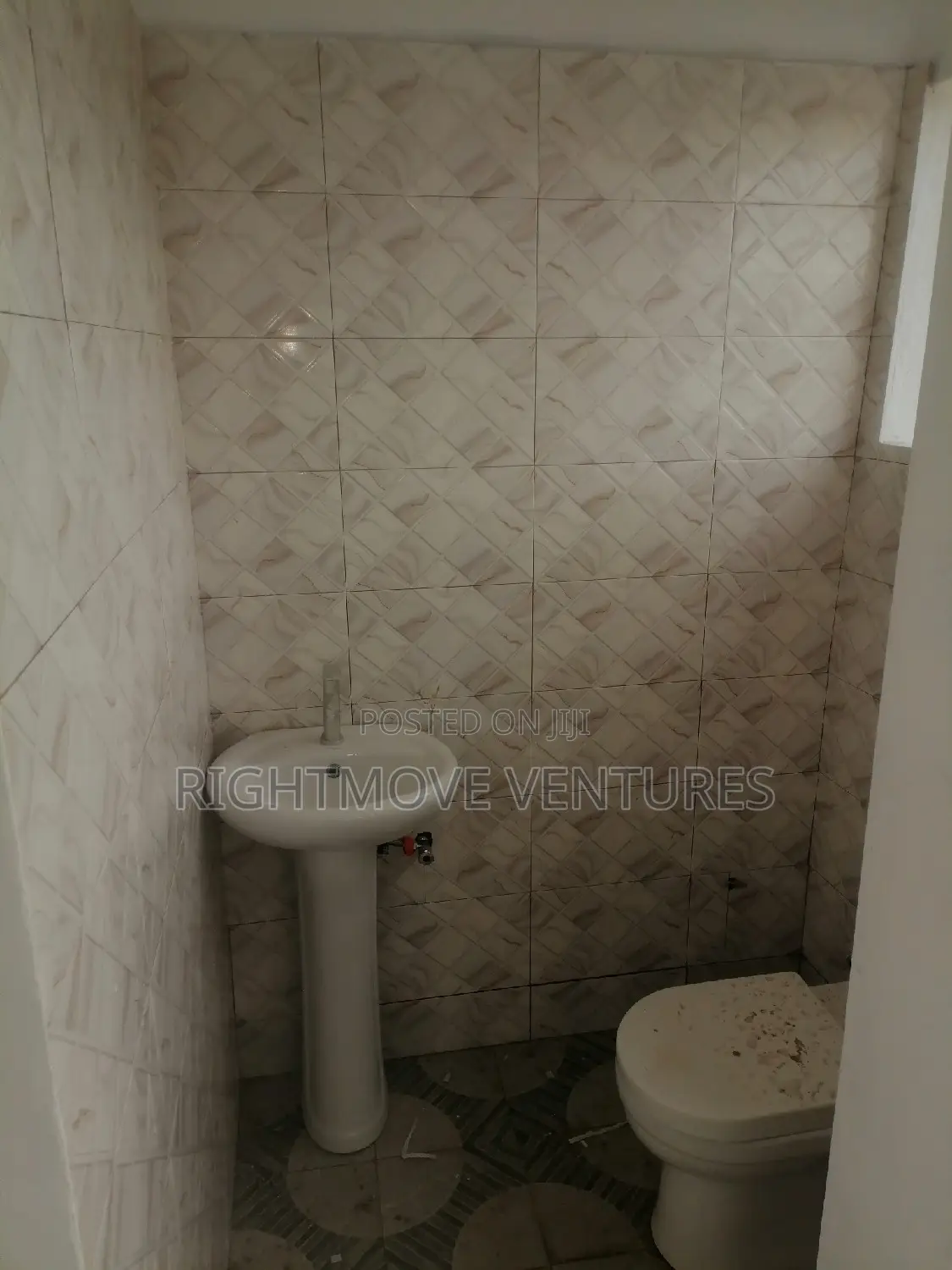 Store at Anaji for Rent