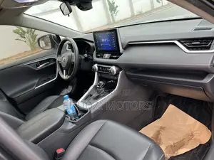 Toyota RAV4 Limited 2022 Black