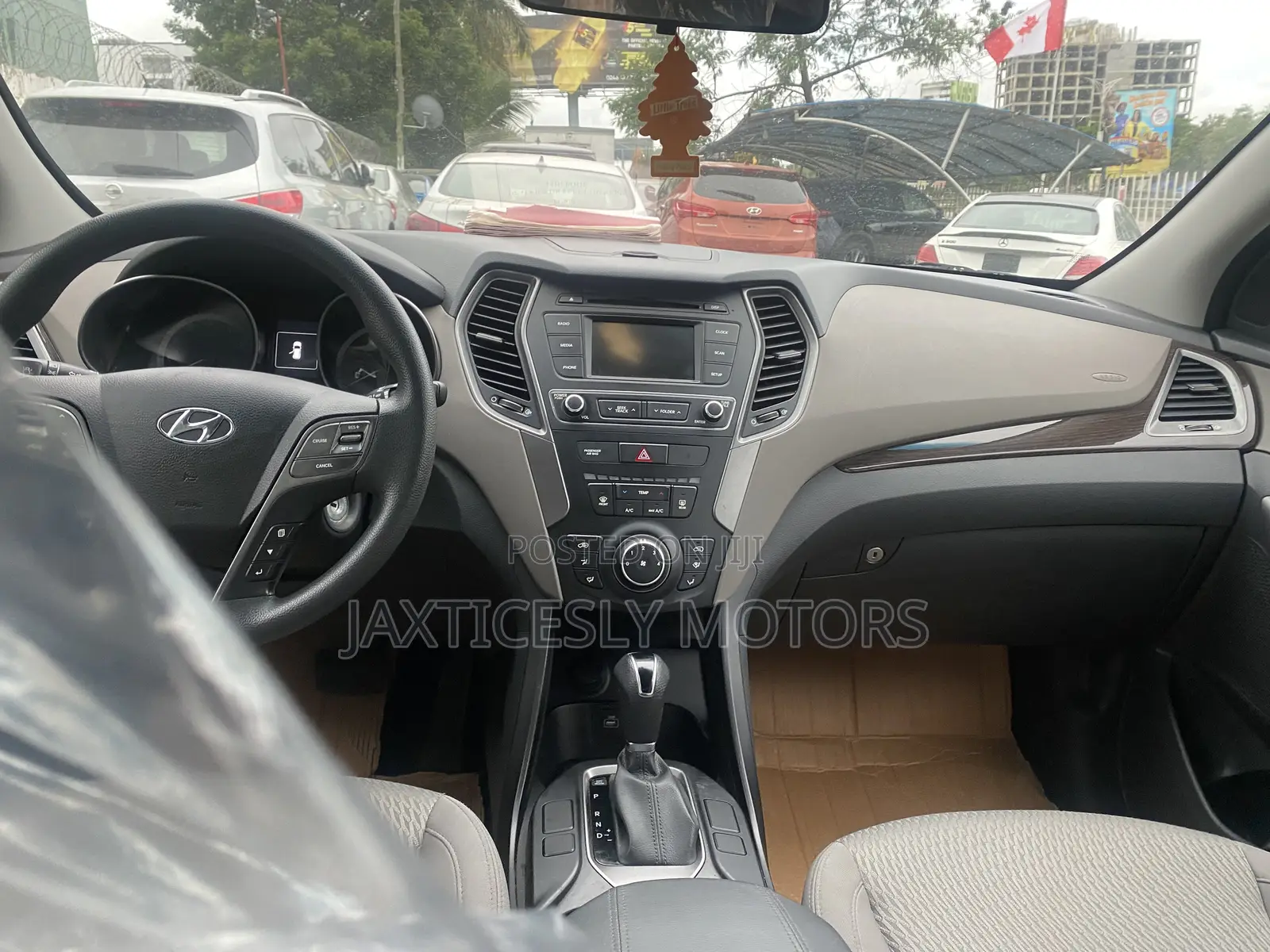 Hyundai Santa Fe SE AWD 2018 White