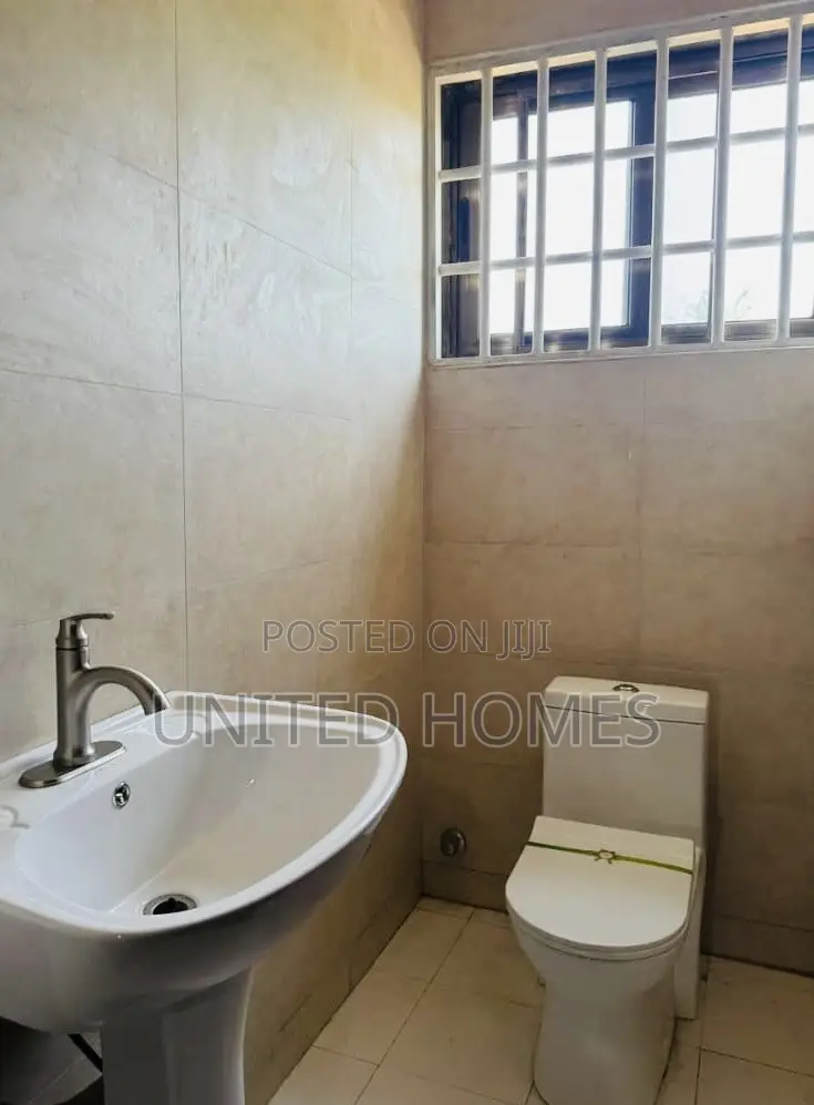7bdrm House in Old Barrier for rent