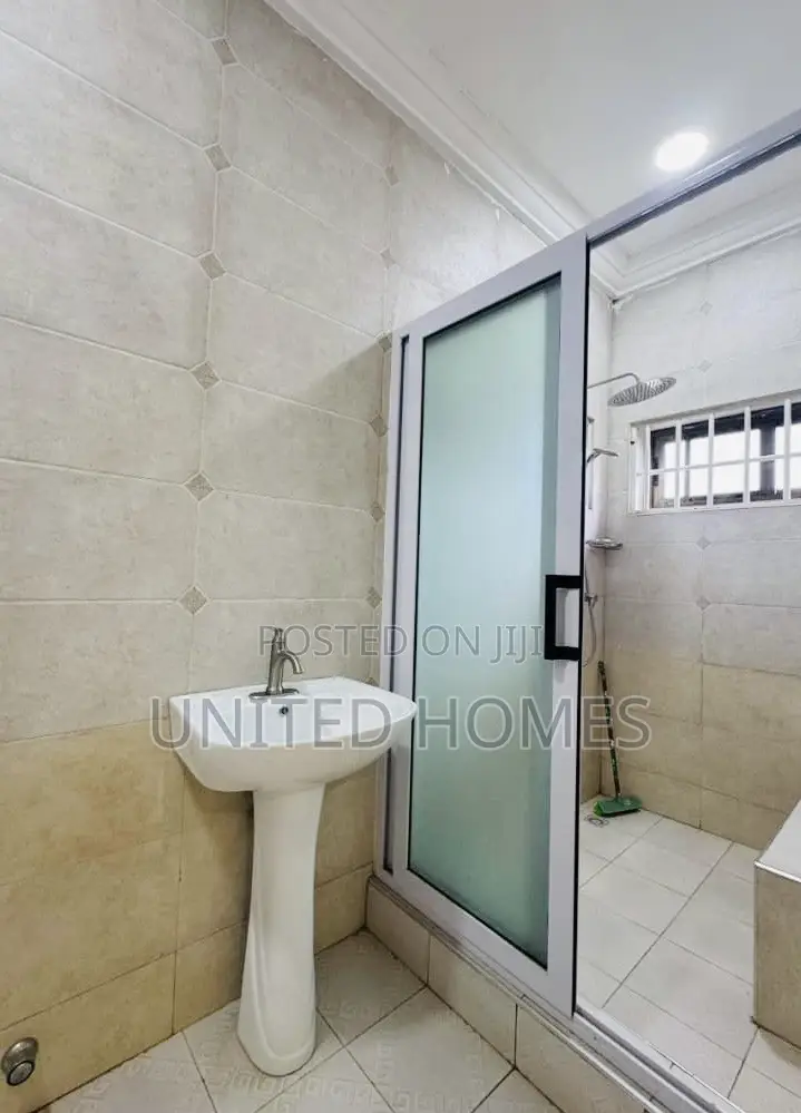 7bdrm House in Old Barrier for rent