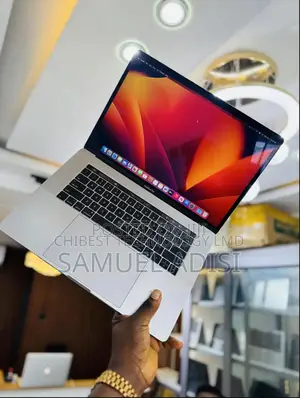 Laptop Apple MacBook Pro 2017 8GB Intel Core i5 SSD 128GB