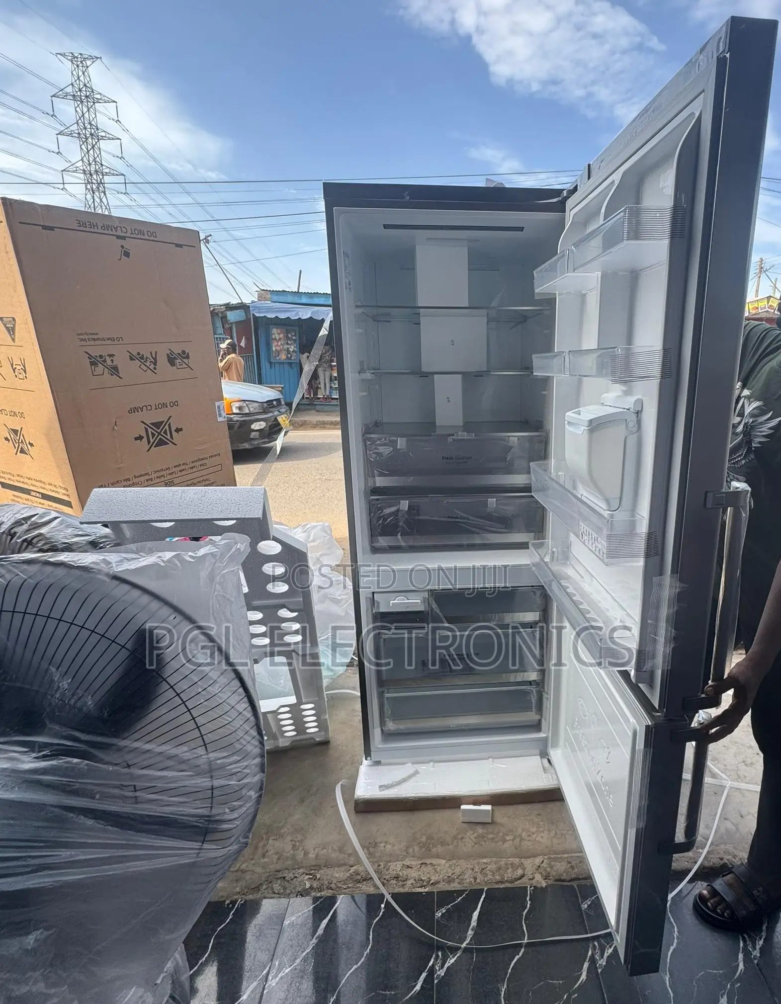 Lg 446litres Gc-F689blcm Refrigerator With Water Dispenser