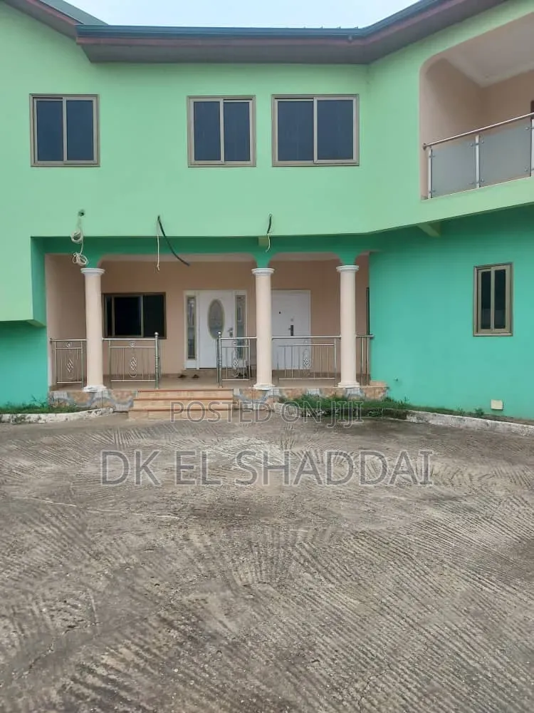 7bdrm Mansion in Pokuase for sale