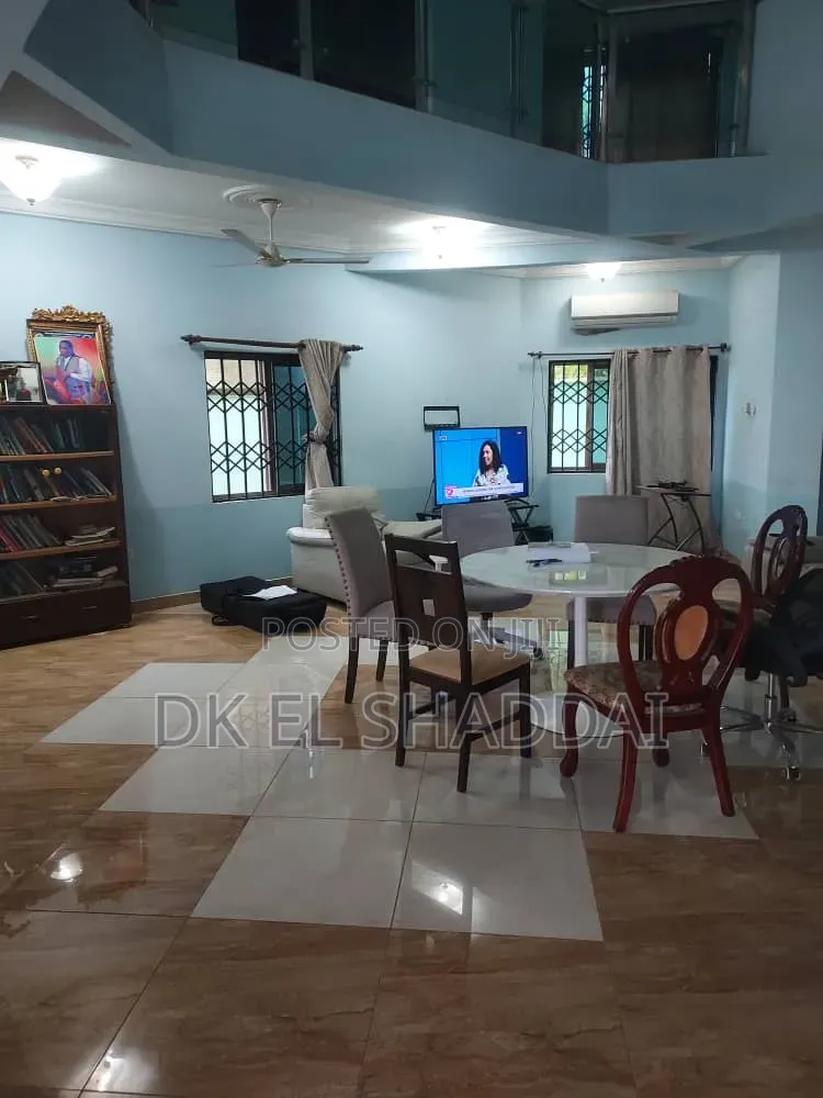 7bdrm Mansion in Pokuase for sale