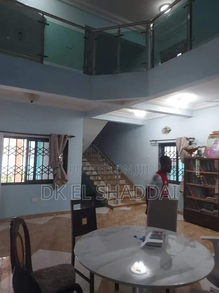 7bdrm Mansion in Pokuase for sale