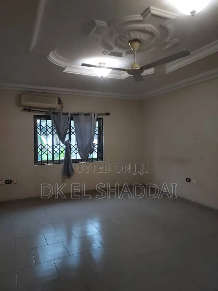 7bdrm Mansion in Pokuase for sale