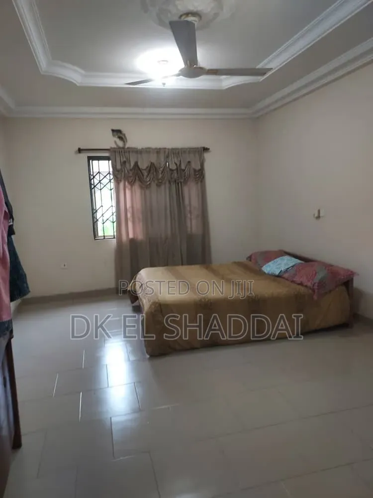 7bdrm Mansion in Pokuase for sale