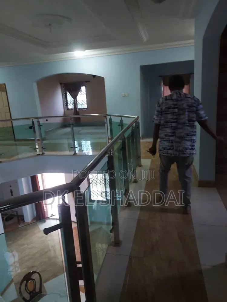 7bdrm Mansion in Pokuase for sale