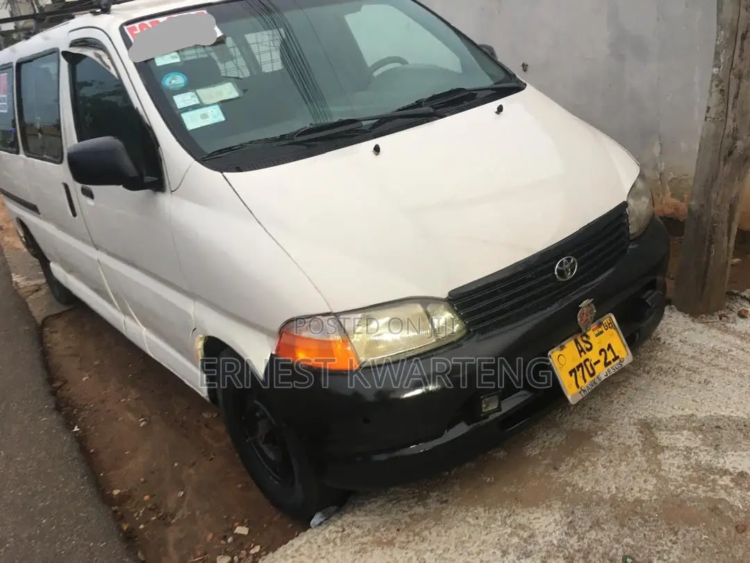 Toyota HiAce 2005 White
