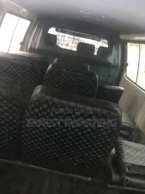 Toyota HiAce 2005 White