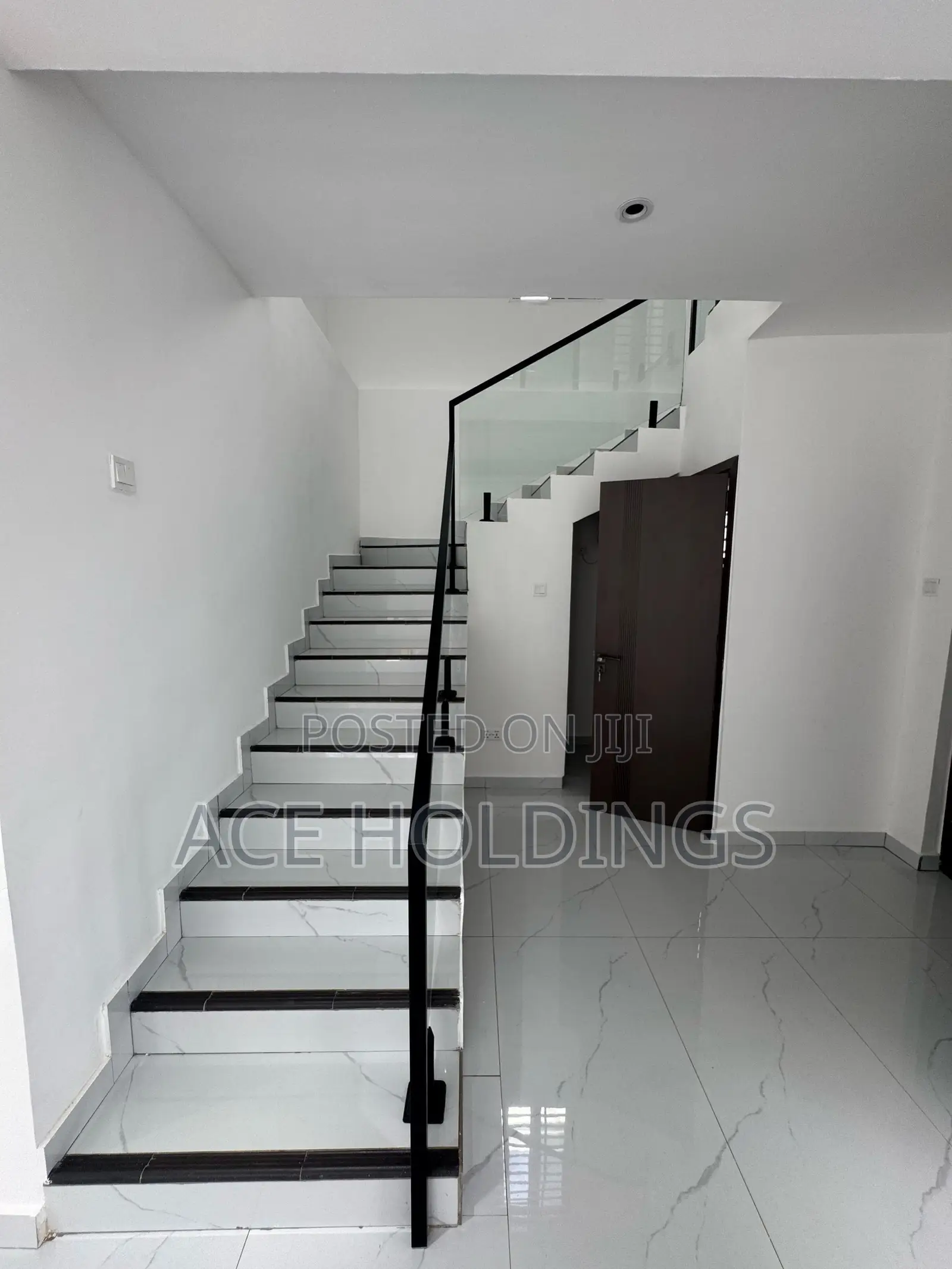 3bdrm Duplex in West Trasacco, School Junction for rent