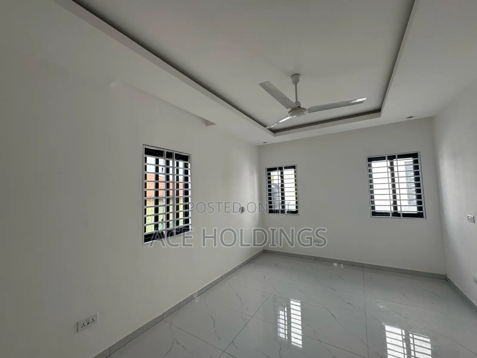 3bdrm Duplex in West Trasacco, School Junction for rent