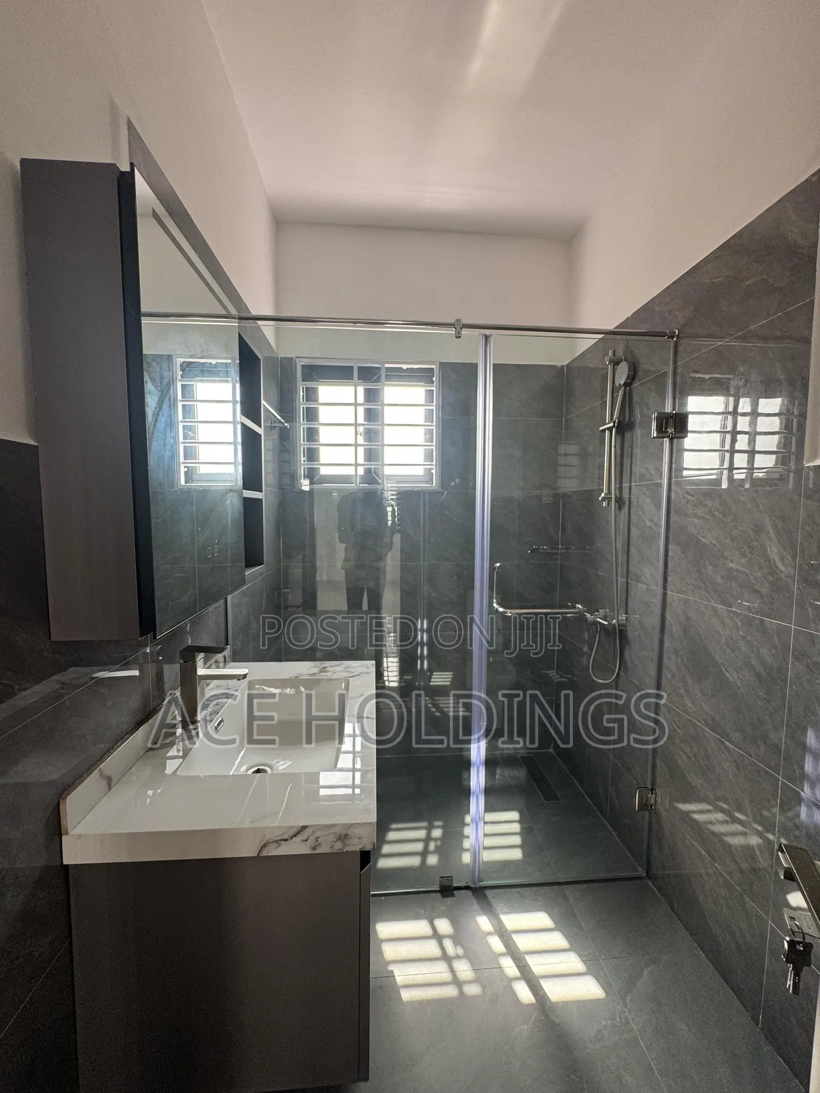 3bdrm Duplex in West Trasacco, School Junction for rent