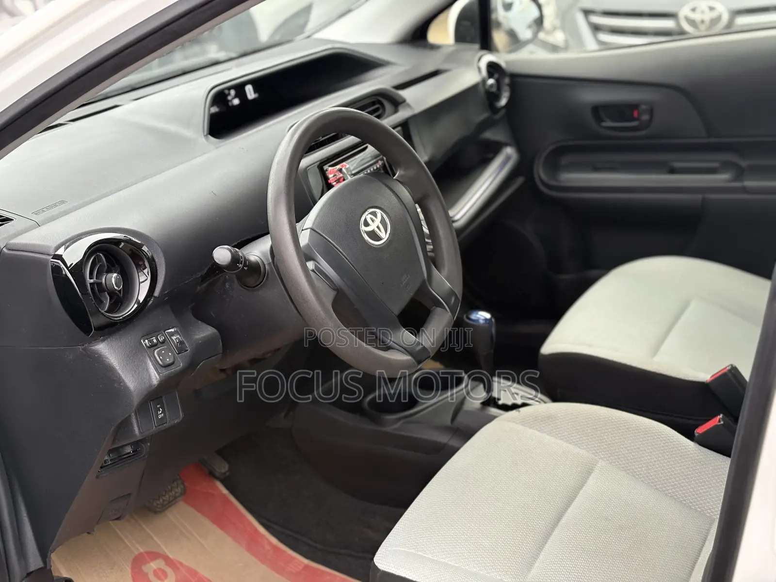 Toyota Aqua 2015 White