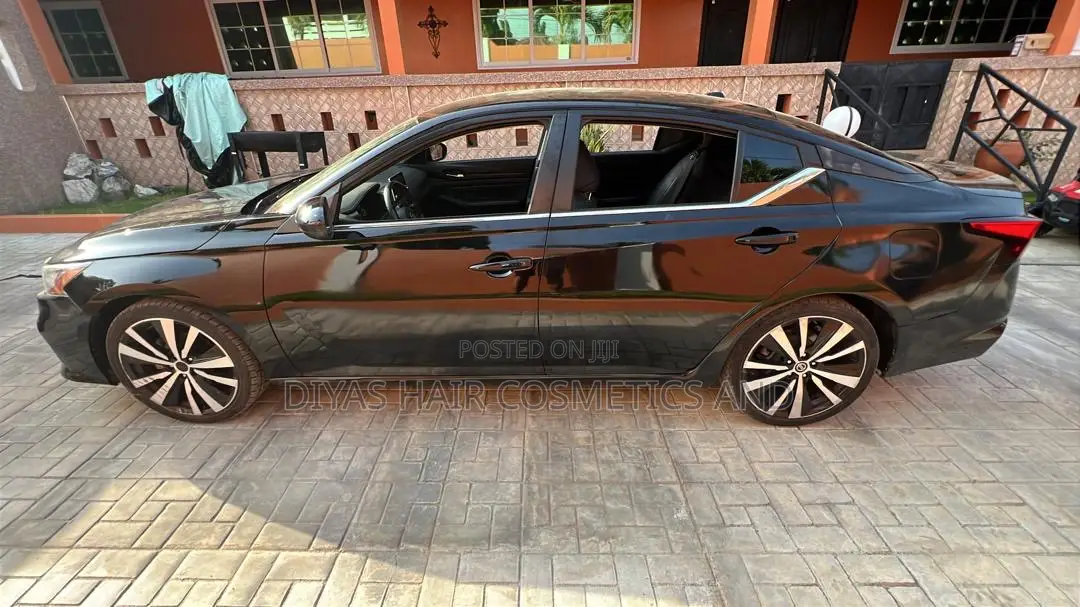 Nissan Altima 2.5 SR 2021 Black