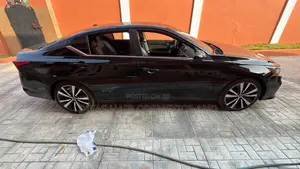 Nissan Altima 2.5 SR 2021 Black