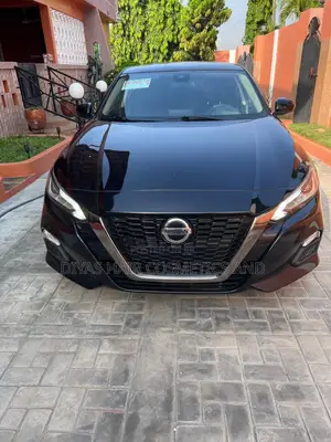 Nissan Altima 2.5 SR 2021 Black