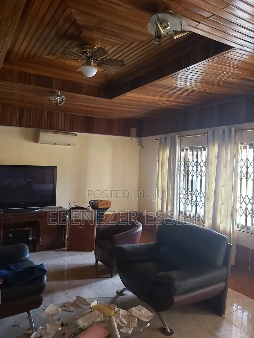9bdrm House in West Hills Mall Side for sale