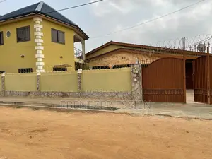 9bdrm House in West Hills Mall Side for sale