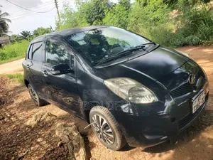 Toyota Vitz 1.3 AWD 3dr 2010 Black