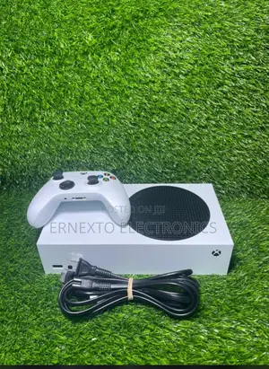 Xbox Series S Set With Controller and 8 Games Available as Seen 