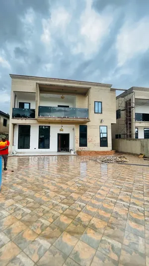 4bdrm Duplex in Ashongman Area, Police Station for sale