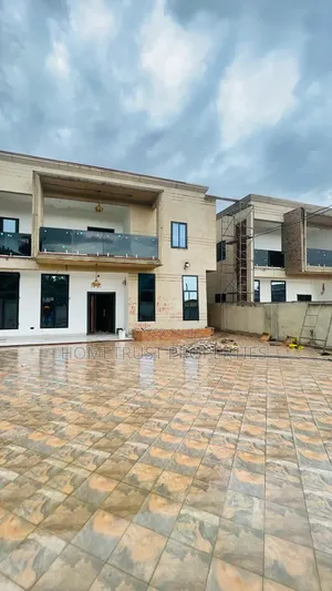 4bdrm Duplex in Ashongman Area, Police Station for sale