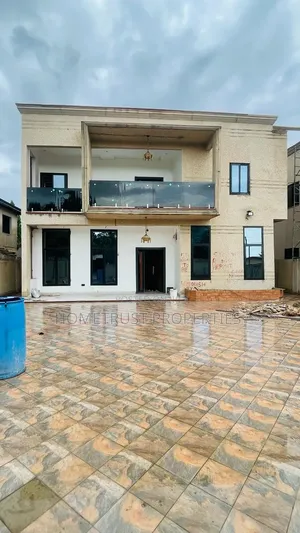 4bdrm Duplex in Ashongman Area, Police Station for sale