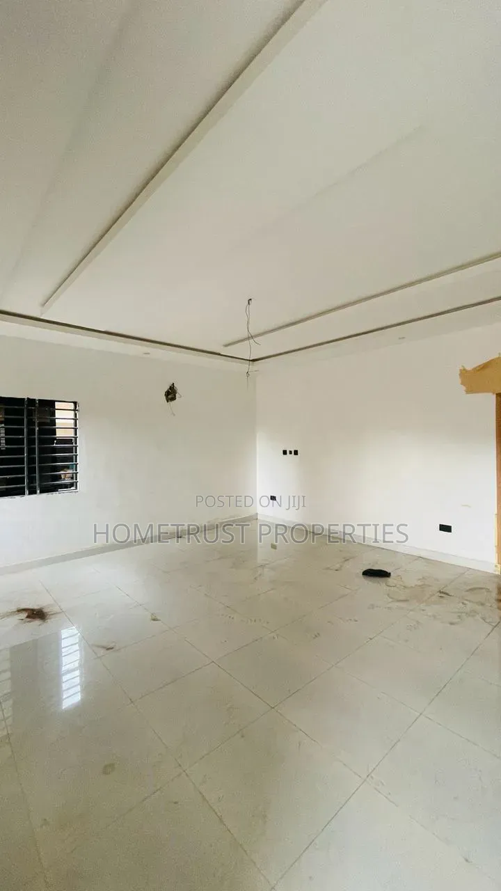 4bdrm Duplex in Ashongman Area, Police Station for sale