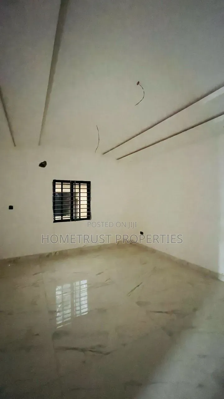 4bdrm Duplex in Ashongman Area, Police Station for sale