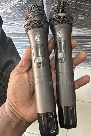 Electro-Voice 2x15 Inches Active Rechargeable Loudspeaker
